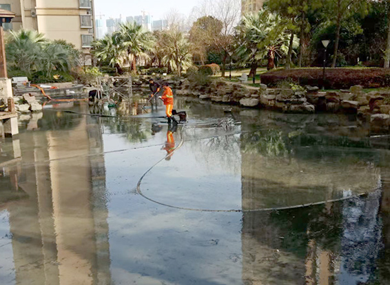 清江浦景观池淤泥清理